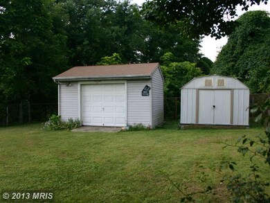 2726 Arbutus Ave, Halethorpe, MD 21227 - photo 2