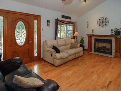 17 Bentwood St, Concord, NH 03303 - photo 4