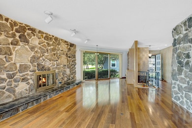 2017 W 4th St, Cedar Falls, IA 50613 - photo 4