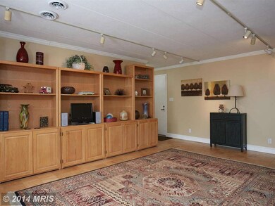 2618 Redcoat Dr unit 185, Alexandria, VA 22303 - photo 3