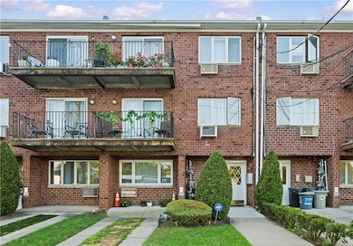 7941 Seaview Ave unit E1, Brooklyn, NY 11236 - photo 2