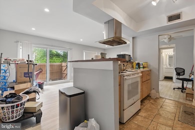 6926 Hanover Pkwy unit 200, Greenbelt, MD 20770 - photo 7