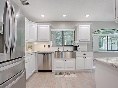 Light and bright Kitchen