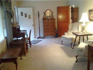Living Room/Dining Room combination being used com