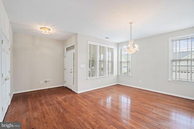 13426 Brogue Ct, Gainesville, VA 20155 - photo 4