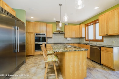 528 Rathbun Ave, Staten Island, NY 10312 - photo 7