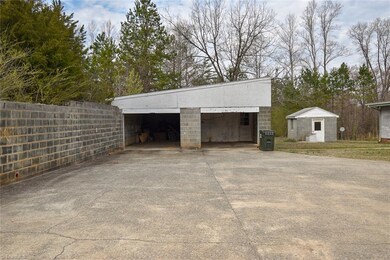 2302 Lewis Thomas Rd, Asheboro, NC 27205 - photo 5