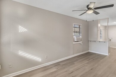 4720 Carmen St unit A, Houston, TX 77033 - photo 2