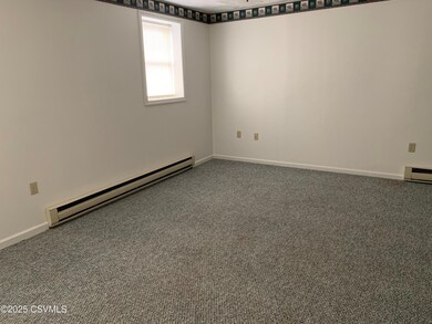 950 Vine family room