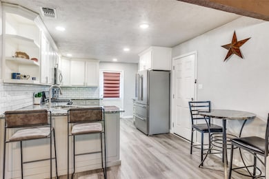 613 Elm St, Hurst, TX 76053 - photo 5