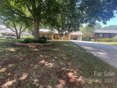 319 Magnolia St, Statesville, NC 28677 - photo 2