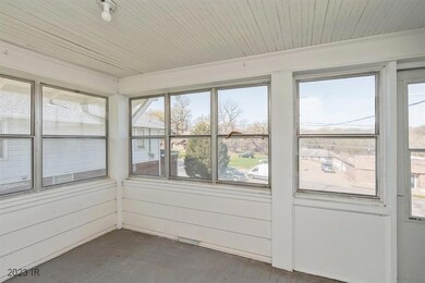 2305 SW 9th St, Des Moines, IA 50315 - photo 3