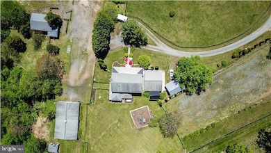 21717 Oatlands Rd, Aldie, VA 20105 - photo 3