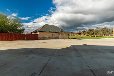 102 Anna Ln, Bakersfield, CA 93308 - photo 7