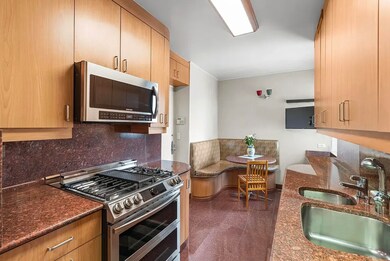 60 E End Ave unit 27B, New York, NY 10028 - photo 5