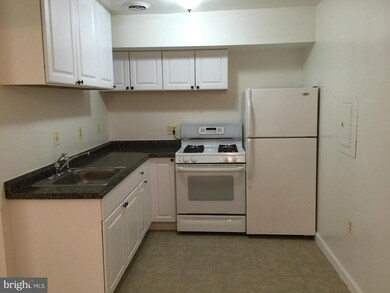 5204 Newton St unit T-1, Bladensburg, MD 20710 - photo 2