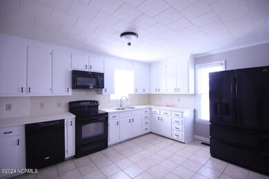 292 Main St, Winterville, NC 28590 - photo 6