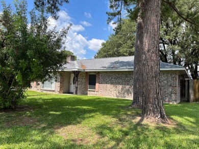 5934 Green Falls Dr, Houston, TX 77088 - photo 2