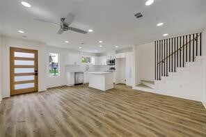 7604 De Priest St unit B, Houston, TX 77088 - photo 4