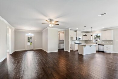 SAMPLE PHOTO ONLY
NOT ACTUAL HOME - COLORS VARY