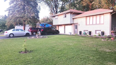 16431 S Mayleon Dr, Plainfield, IL 60586 - photo 2