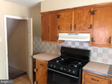 2674 N Congress Rd, Camden, NJ 08104 - photo 3
