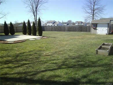 7244 Norman Rd, North Tonawanda, NY 14120 - photo 4