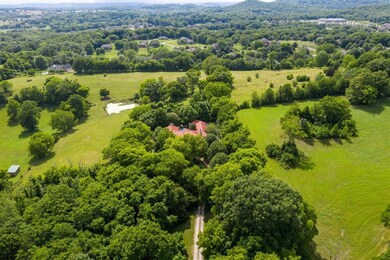 212 Johnstone Dr, Dickson, TN 37055 - photo 2