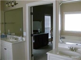 DUAL vanities! No more early morning traffic jams 