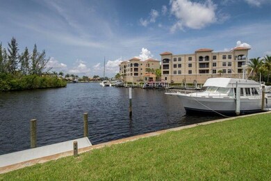 Intersecting Canal View