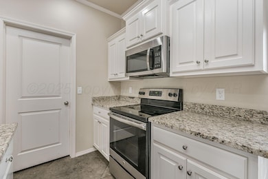 7901 Crestline 12