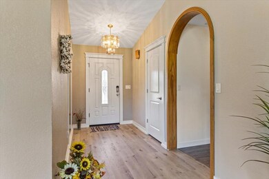 4461 Laurel Ave, Grants Pass, OR 97527 - photo 5