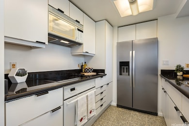 Waikiki Landmark Apartments unit 2201, Honolulu, HI 96815 - photo 7