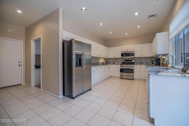 1281 E Royal Ridge Dr, Oro Valley, AZ 85755 - photo 6