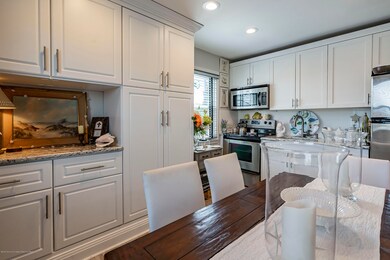 Dining Kitchen1