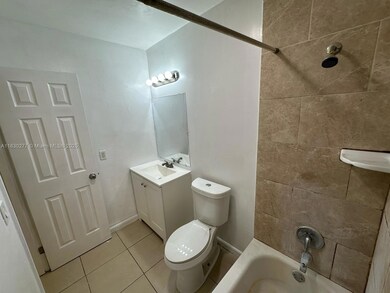 214 SE 8th St unit 5, Hallandale Beach, FL 33009 - photo 4