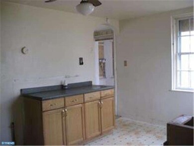 2900 W Octagon Rd, Camden, NJ 08104 - photo 6