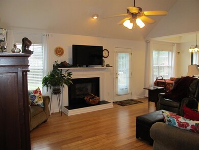 large open floor plan, great for entertaining