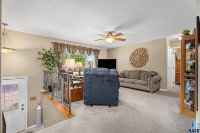 6504 W Oriole Cir, Sioux Falls, SD 57106 - photo 3