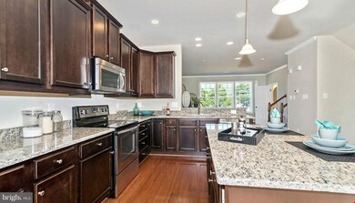 8145 Hollow Ct, Severn, MD 21144 - photo 5