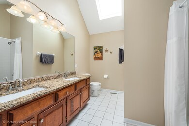1732 Robert Ln, Naperville, IL 60564 - photo 5