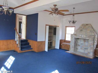 Den/Family/Great Room - Great Room-Enclosed Garage