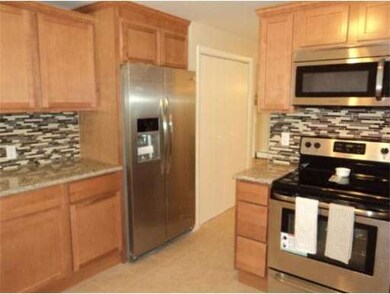 22 Vesper St, Worcester, MA 01602 - photo 4