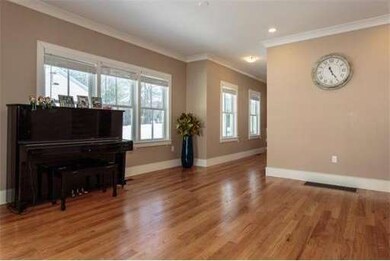 85 Thurston Rd, Newton Upper Falls, MA 02464 - photo 4