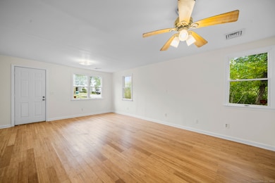 51 Clover St, Waterbury, CT 06706 - photo 5