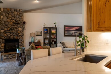 19192 Hollow Ln, Redding, CA 96003 - photo 7