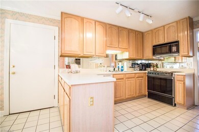 1957 Eastchester Dr unit A, High Point, NC 27265 - photo 5