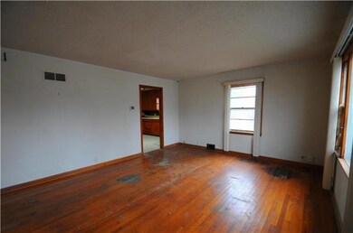 4940 Switzer St, Shawnee, KS 66203 - photo 5