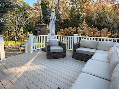 8 W Tashmoo Ave, Vineyard Haven, MA 02568 - photo 5