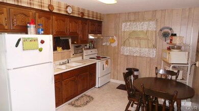 1335 Greenview Dr, Bethlehem, PA 18018 - photo 4